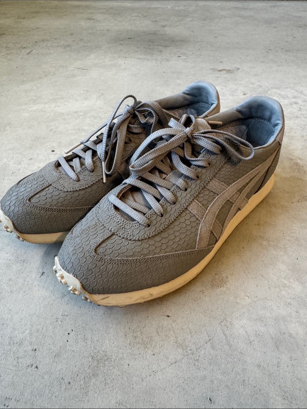 Onisuka Tiger Running Men's Athletic Trainers in Gray with Cream Sole